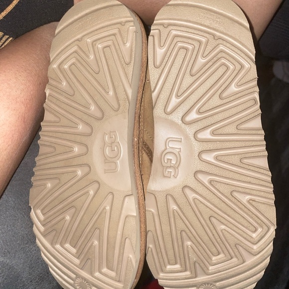 K neumel ll che uggs shoes - Picture 1 of 8